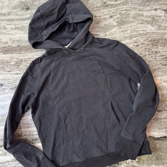 Lululemon Scuba Pullover
Black Oversized Hoodie
Size 8 - Picture 4 of 8